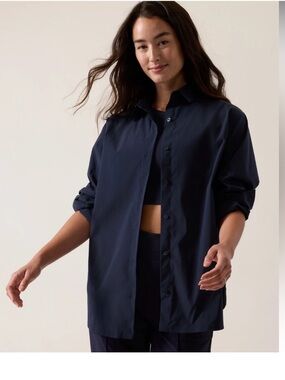 Athleta Performance Navy Oversized Poplin Button-Down Shirt with zipper pockets